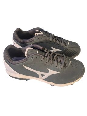 Mizuno Sweep 5 Low Women's Metal Softball Cleat, Sz 6